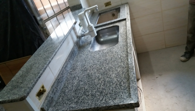 Comprar Balcão de Cozinha Americana de Granito Jardim Everest - Balcão de Pedra de Granito