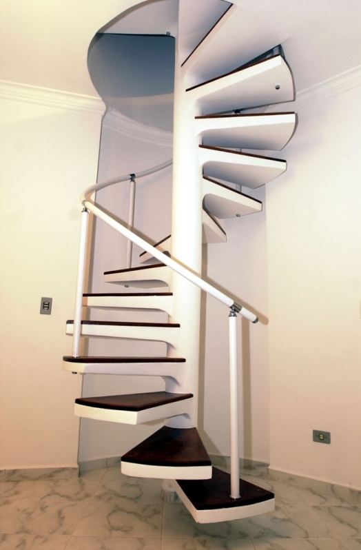 Escada com Granito Preto Residencial Cinco - Escada em Granito
