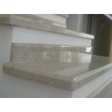 quanto custa escada de granito branco Vila Pompeia